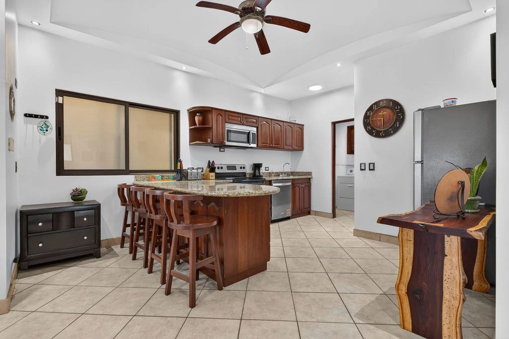 The Oaks #21: Top-Floor, Turnkey Condo Minutes from Tamarindo - photo 4