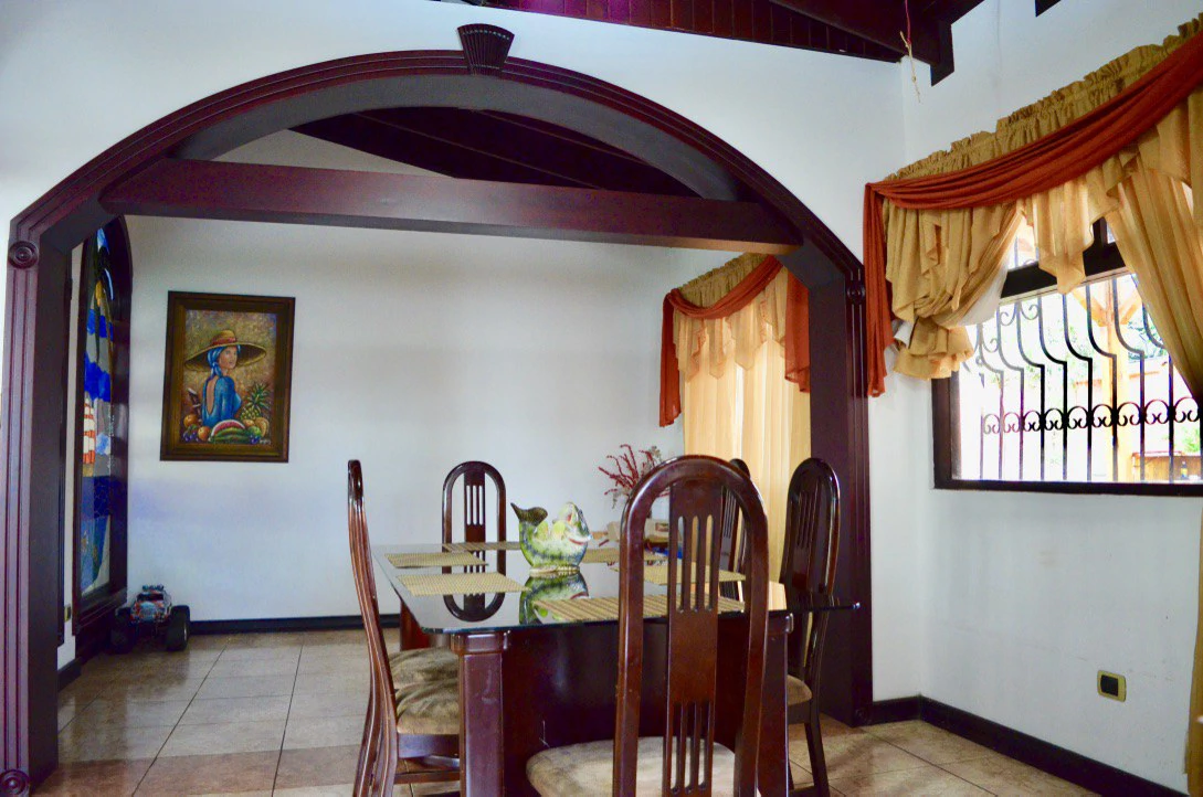 Spectacular 4BR House for sale in San Rafael - Heredia, ideal for a large family, or for those looking for a rental income option! - Gallery image 28