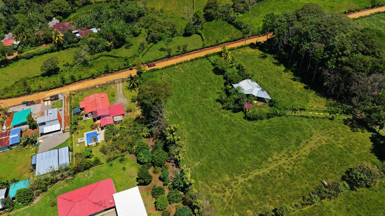 Countryside Home Construction Site For Sale in Daniel Flores - Gallery image 5