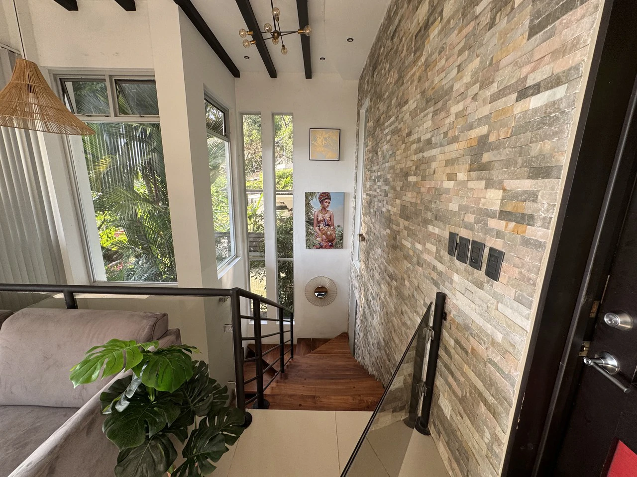 1.42 ACRES – 4 Bedrooms 2 Story Ocean-View Home With 2 Bedroom Guest House In Premium Beach Community, Walk to the Beach! - Gallery image 24