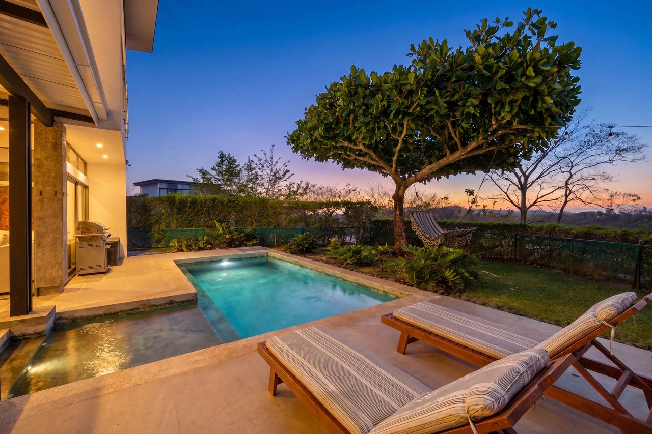 Casa Hijau: Modern Ocean-View Surf Home in Marbella - Gallery image 42
