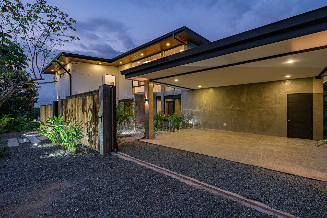 Casa Las Brisas Stunning Whale’s Tail Ocean View Home in Uvita - Gallery image 80