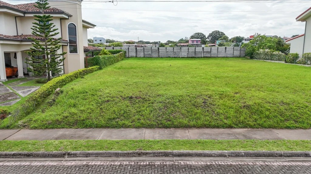 Terreno de 517m2 en Condominio Los Castillos, La Guácima: Home Construction Site For Sale in La Guácima - Gallery image 3