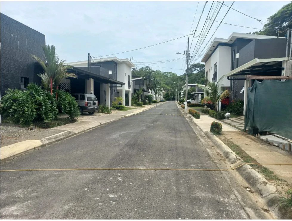 Residential Lot in Jacó, Garabito, Puntarenas: Your Opportunity to Build Your Ideal Home - photo 24