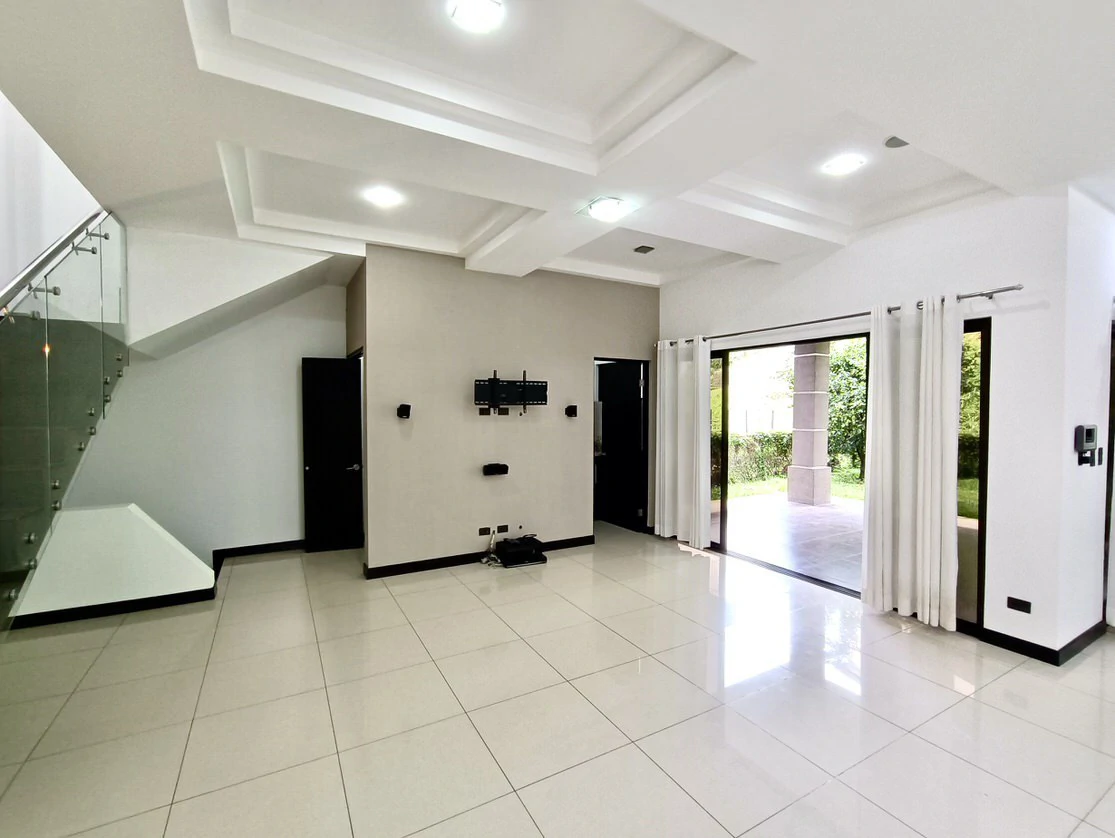 Condominio Francosta Casa Contemporanea en Venta: Condominium For Sale in Barreal - photo 5