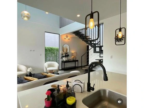 House For Sale in San Rafael - Gallery image 3