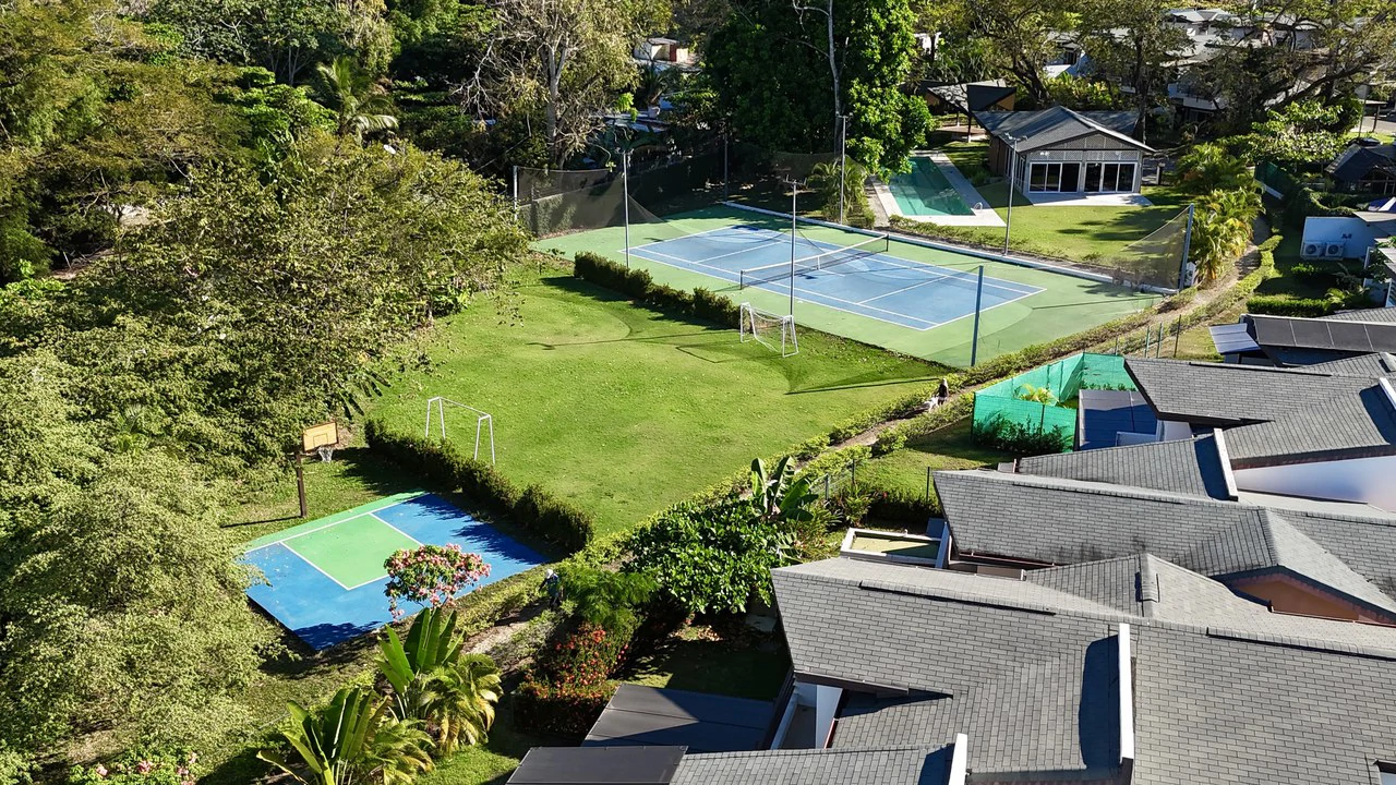 Unique Oversized Lot Home in Ciudad del Mar with 4 Covered Parking - Gallery image 31