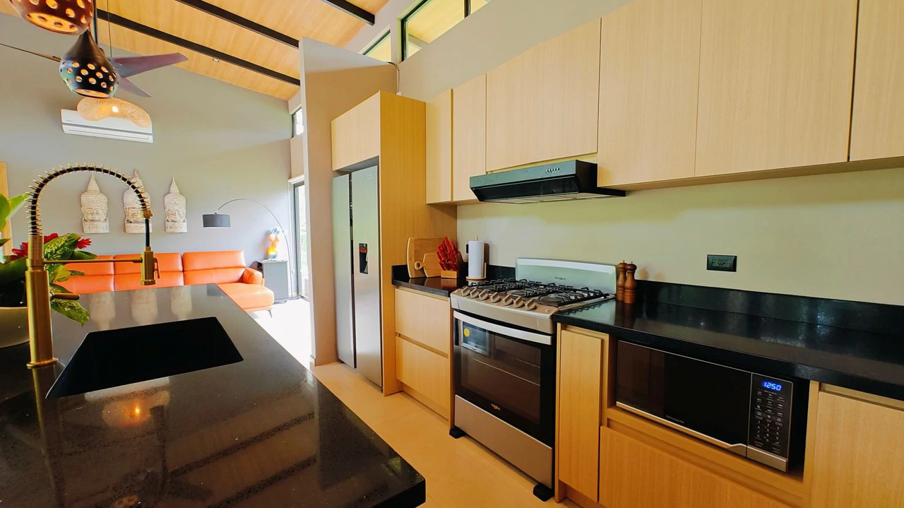 ID 843 - Playa Negra, Puerto Viejo: 2 Bd/2 Ba - Modern Luxury Minutes From the Beach - Gallery image 12