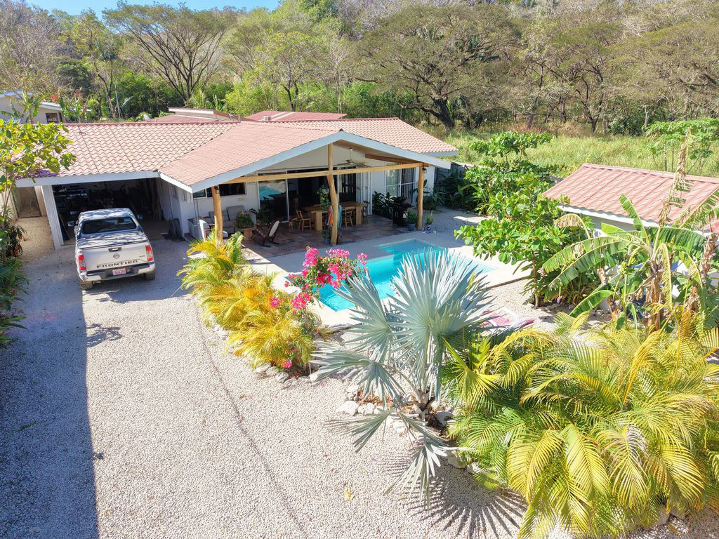 Casa de la Vida Loca: A Pura Vida Lifestyle with Income Potential - Gallery image 5