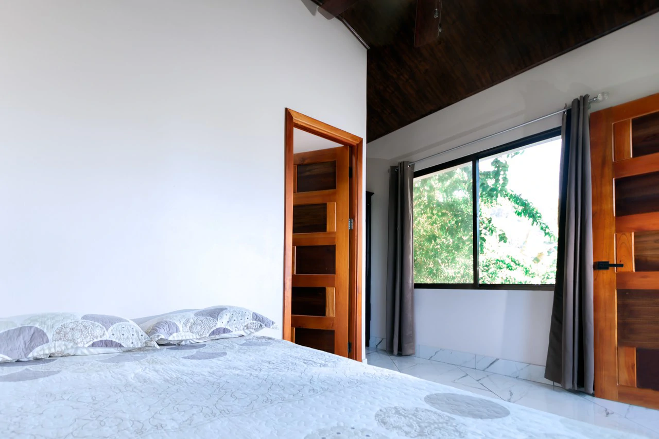 BRAND NEW 3-bedroom home, 5 minutes to Dominical Beach. - Gallery image 27