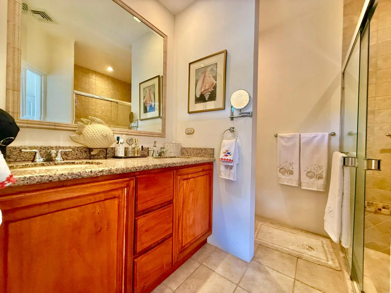 Home in Gated Community Las Nubes - Gallery image 15