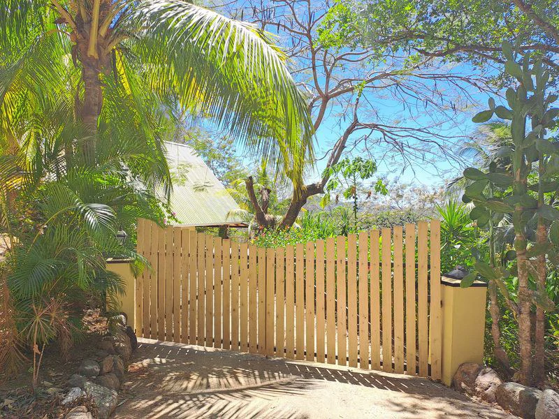 Finca El Colibri: Tropical Oasis of 7000 m2, nestled in nature, featuring 2 Homes & Caravan Studio, Near Carrillo & Samara Beaches - Gallery image 2