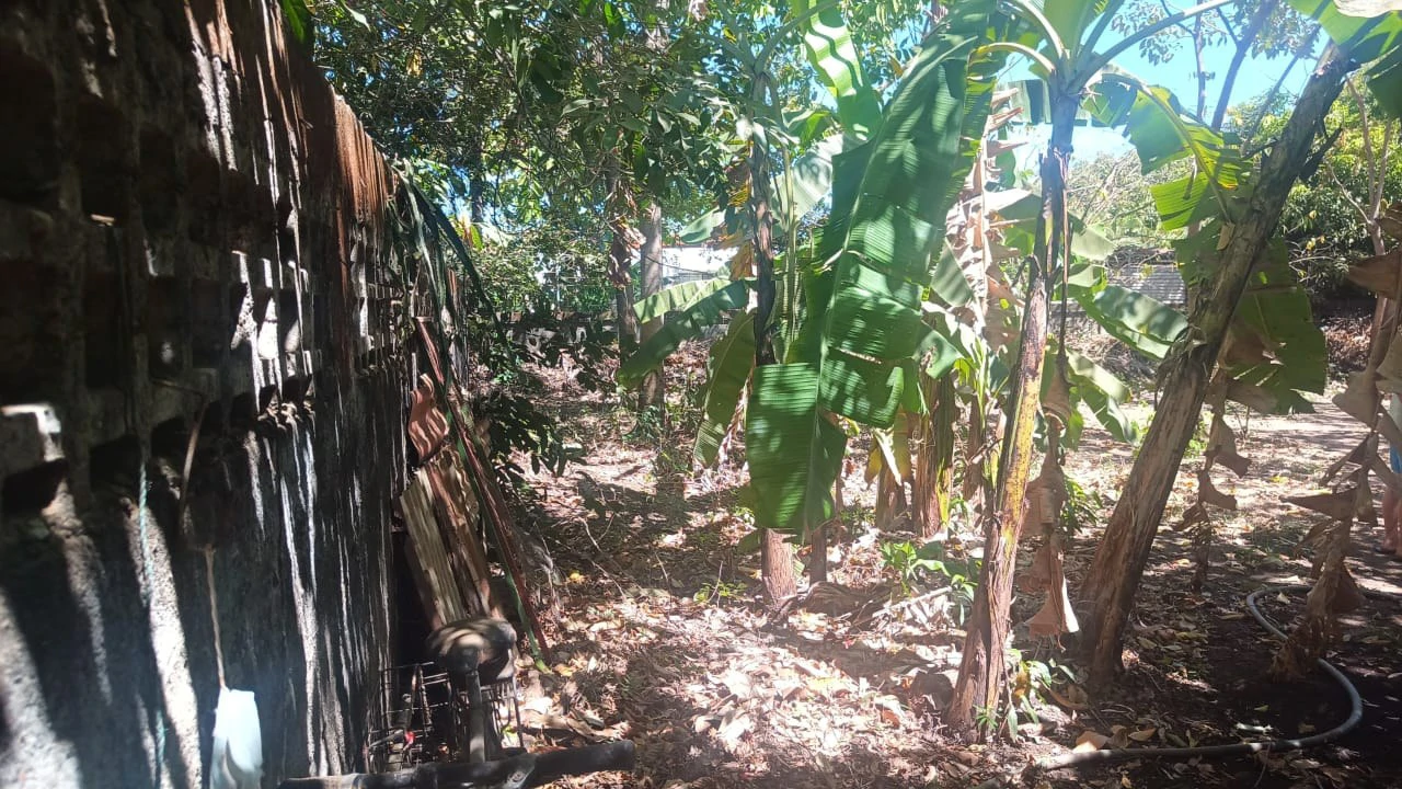 Prime Lot, very close to the beach for sale in the center of Playas del Coco - Gallery image 3