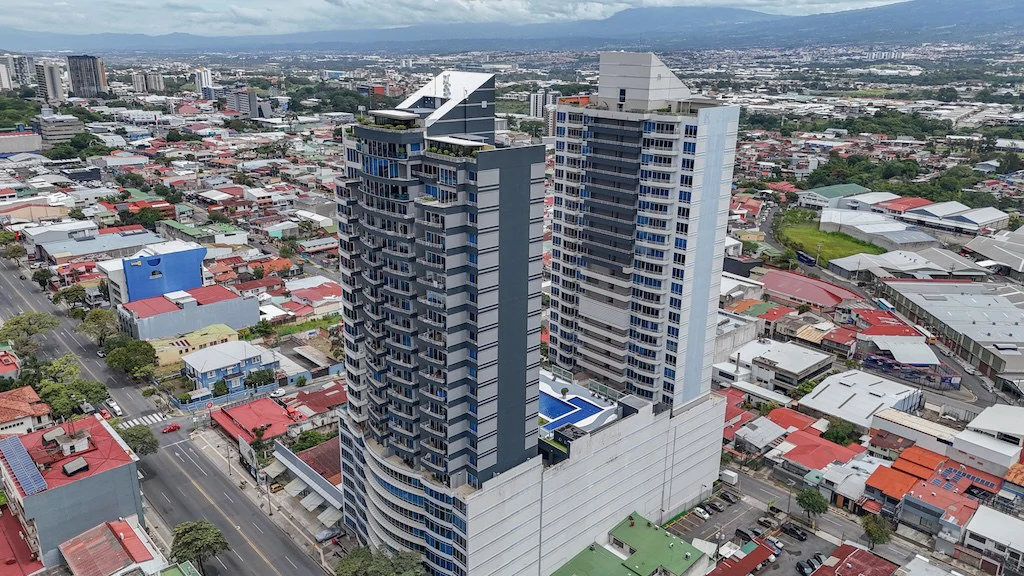 Apartment For Sale in Paseo Colon