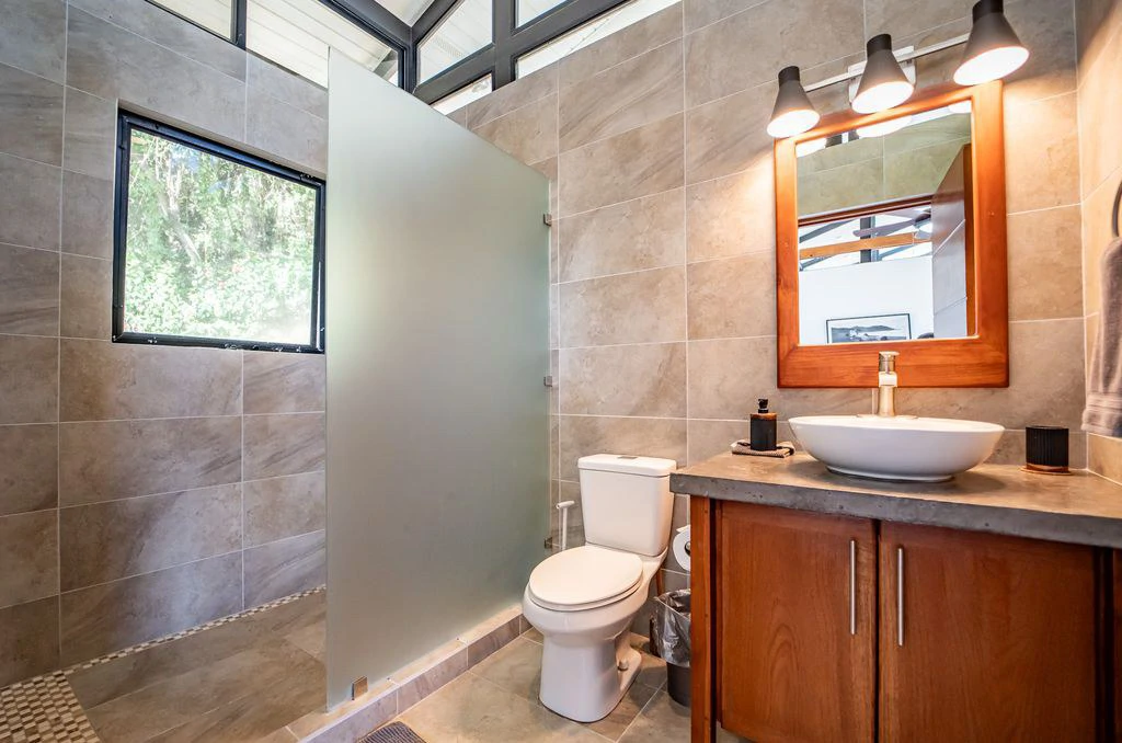 Casa Que Pasa: Exquisite Contemporary Hillside Home in a 1.6-acre Property Overlooking The Pacific Ocean - Enjoy Coastal Living in a Prime Location - Gallery image 29