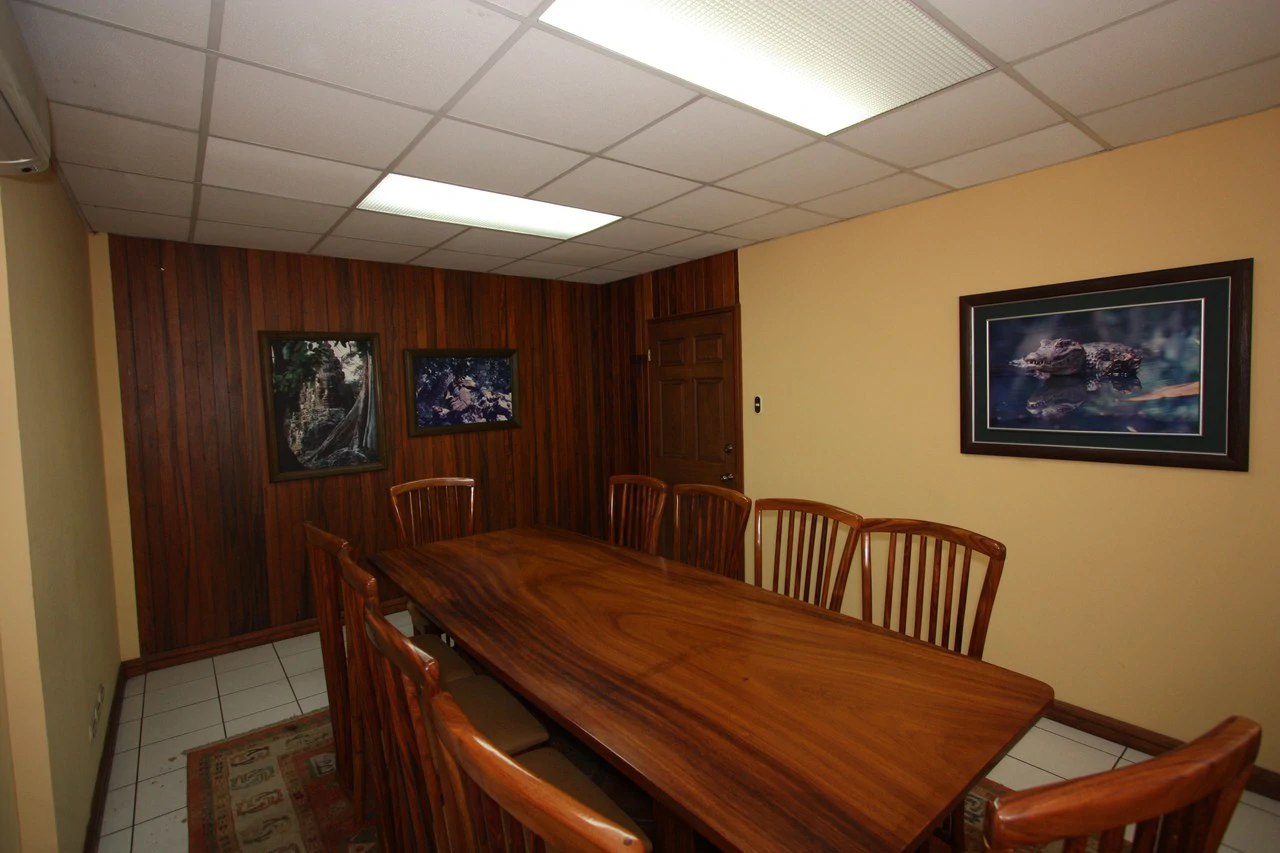 Building with Potential for Hostel or Airbnb – Near La Sabana and Paseo Colón - Gallery image 4