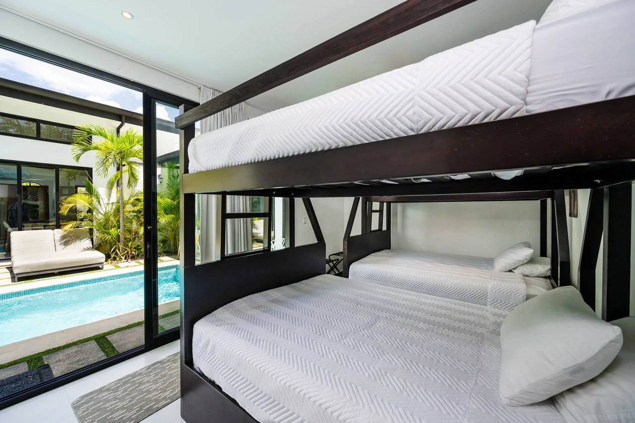 Casa Rio: Modern 5-Bedroom Home with Pool & Casita in Surfside Potrero - Gallery image 26