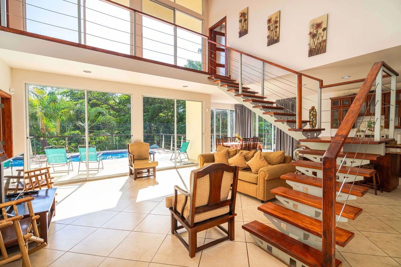 Casa Fox Las Palmas: Mountain House For Sale in Quepos - Gallery image 5
