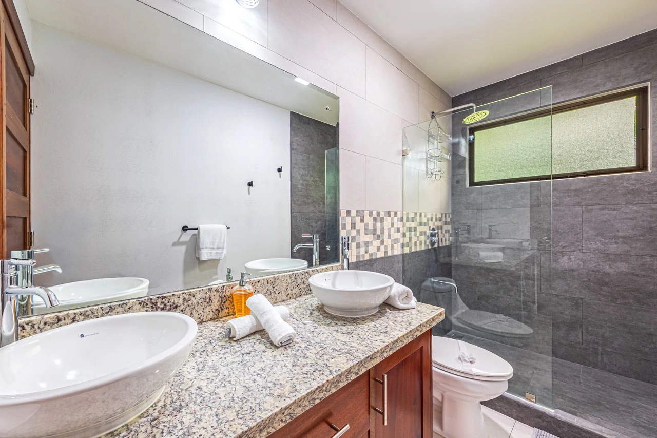 Uvita Home in Jardines del Sol with Private Pool and Dual Suites: Near the Coast House For Sale in Uvita - Gallery image 10