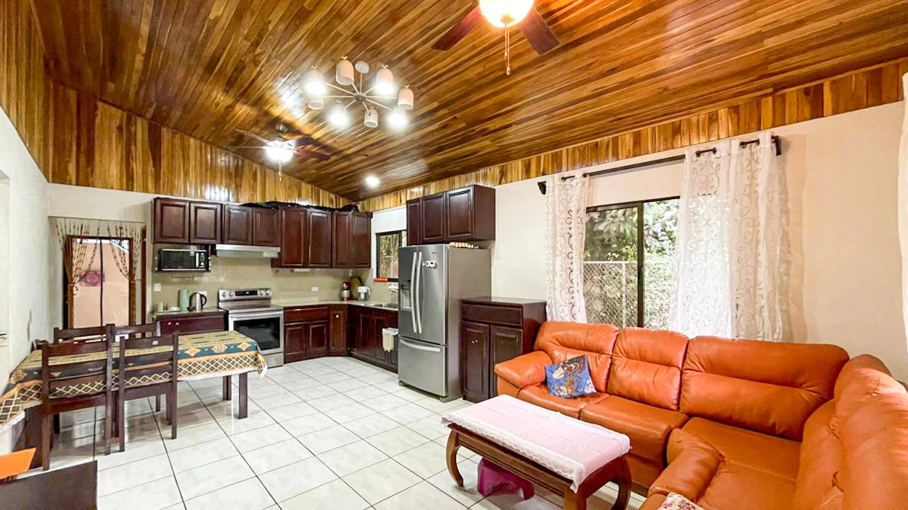 Discover Your New Home in Atenas, Costa Rica: The Best Climate in the World and a Strategic Location - Furnished - Gallery image 2