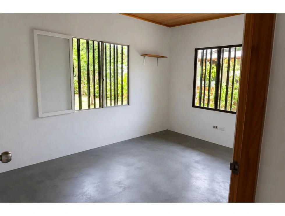 House in Quebrada Amarilla with Lush Garden and Patio - photo 5