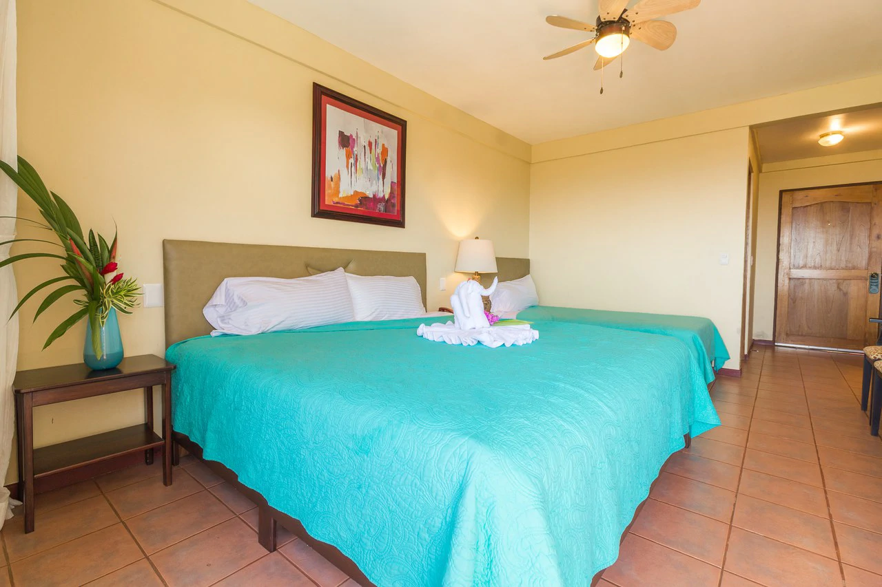 Popular 20-room Boutique hotel /retreat. Stunning ocean views - Gallery image 44