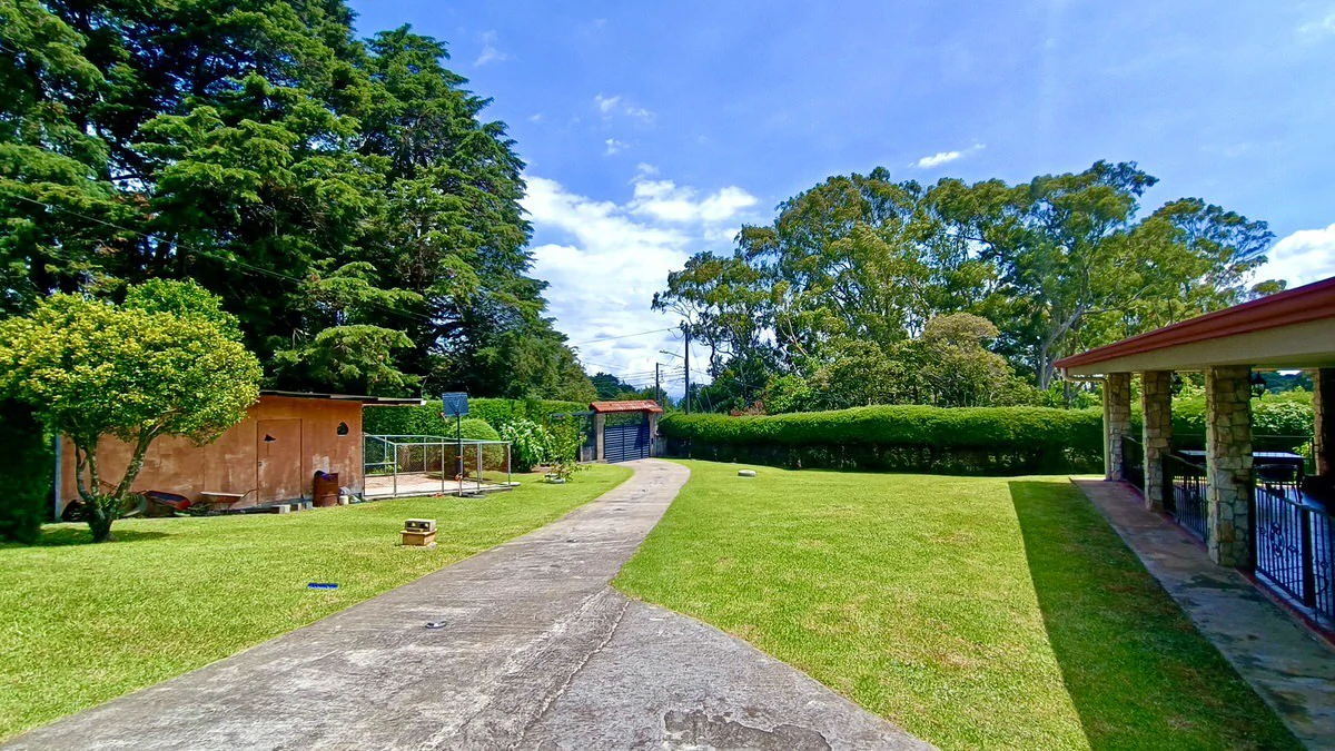 Property for sale with the 3 houses in San Rafael - Gallery image 8
