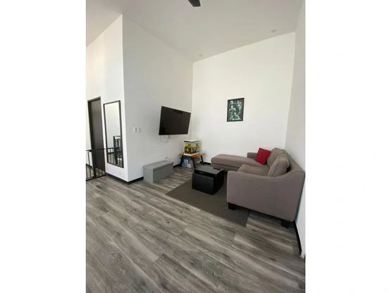 House For Sale in San Rafael - Gallery image 8