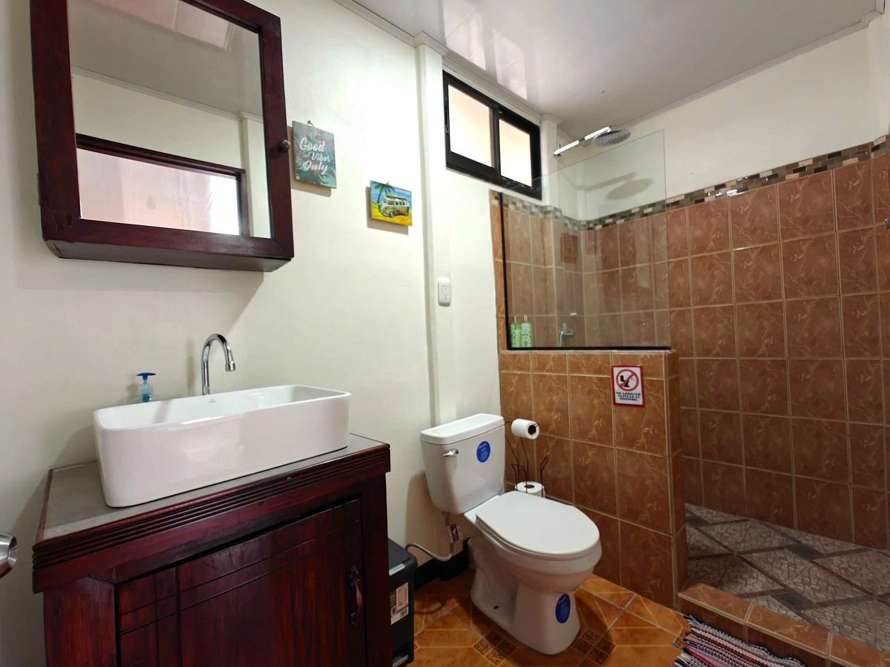 3 Bd/3 Ba - Triplex Apartment with Pool: in Hone Creek - Gallery image 12