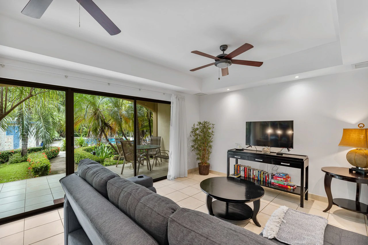 Casa Del Sol 25:  Beachside Condo in Playa Potrero. - Gallery image 2