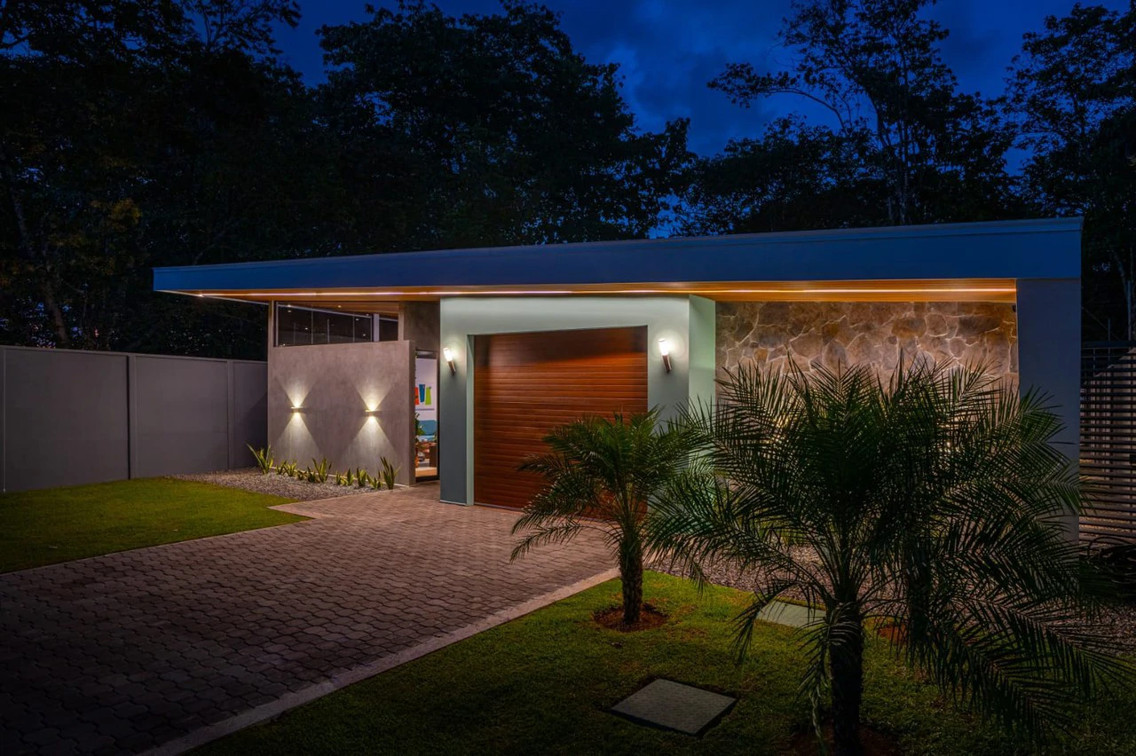 Amazing New Villa Cayman: Solar Powered and Walk to the Beach in Uvita! - Gallery image 27