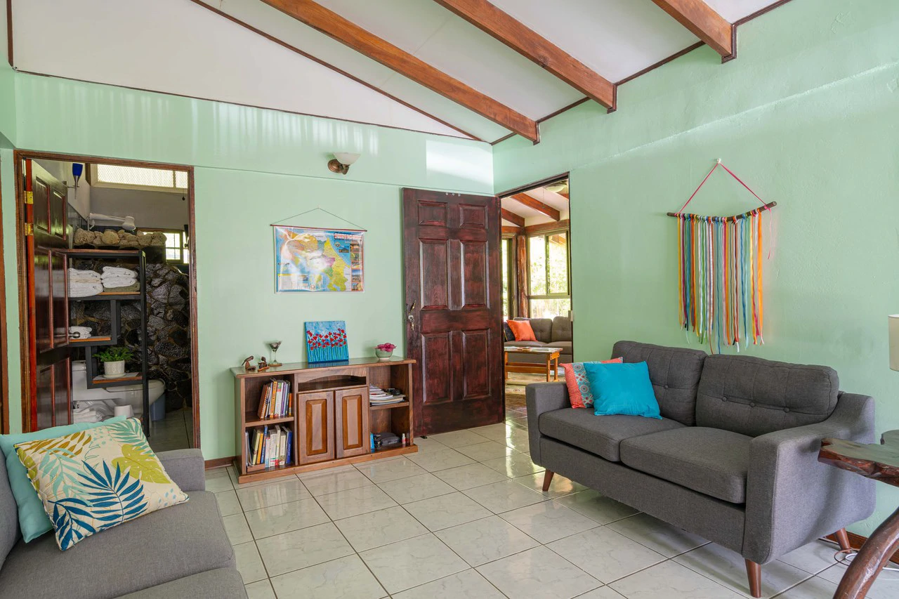 Matapalo gated home, 5 minutes from beach - Gallery image 3