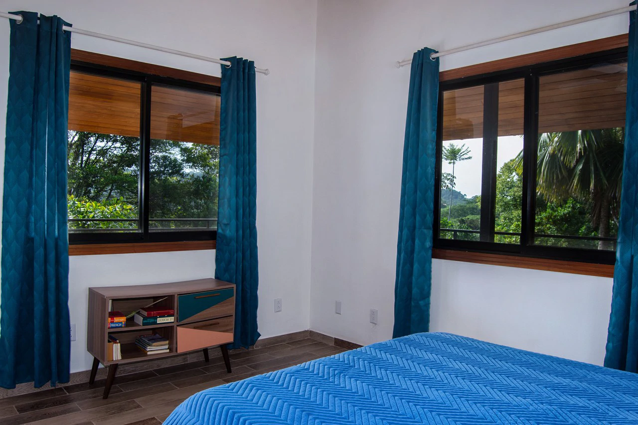 MOUNTAIN VIEW PARADISE WITH PRIVACY - 5 MINUTES AWAY FROM THE BEACH AND AMENITIES: Mountain House For Sale in Ojochal - Gallery image 10