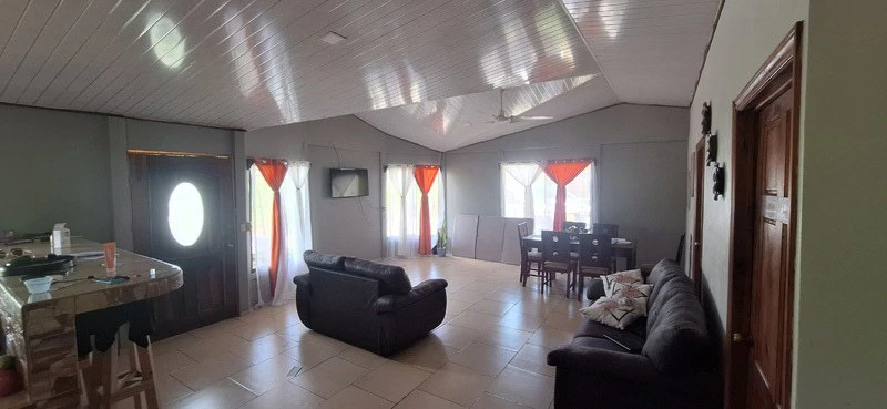 Versatile Commercial Property with Excellent Expansion Potential Quepos - Gallery image 11