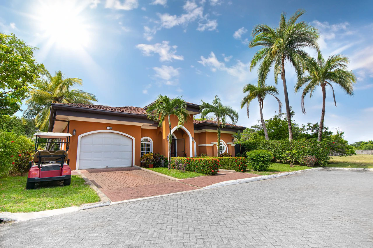 Amazing Casa Tiburon: Large Yard Walking Distance from the Beach! - Gallery image 23