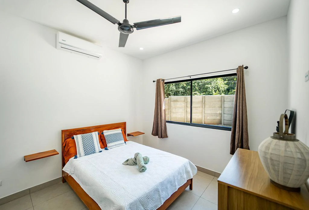 Casa Quetzal del Bosque: Turnkey Tropical Living with Income Potential – Just 5 Minutes from Carrillo Beach - Gallery image 10