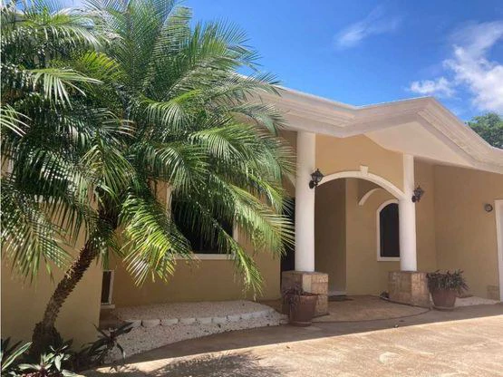 House For Sale in Tárcoles