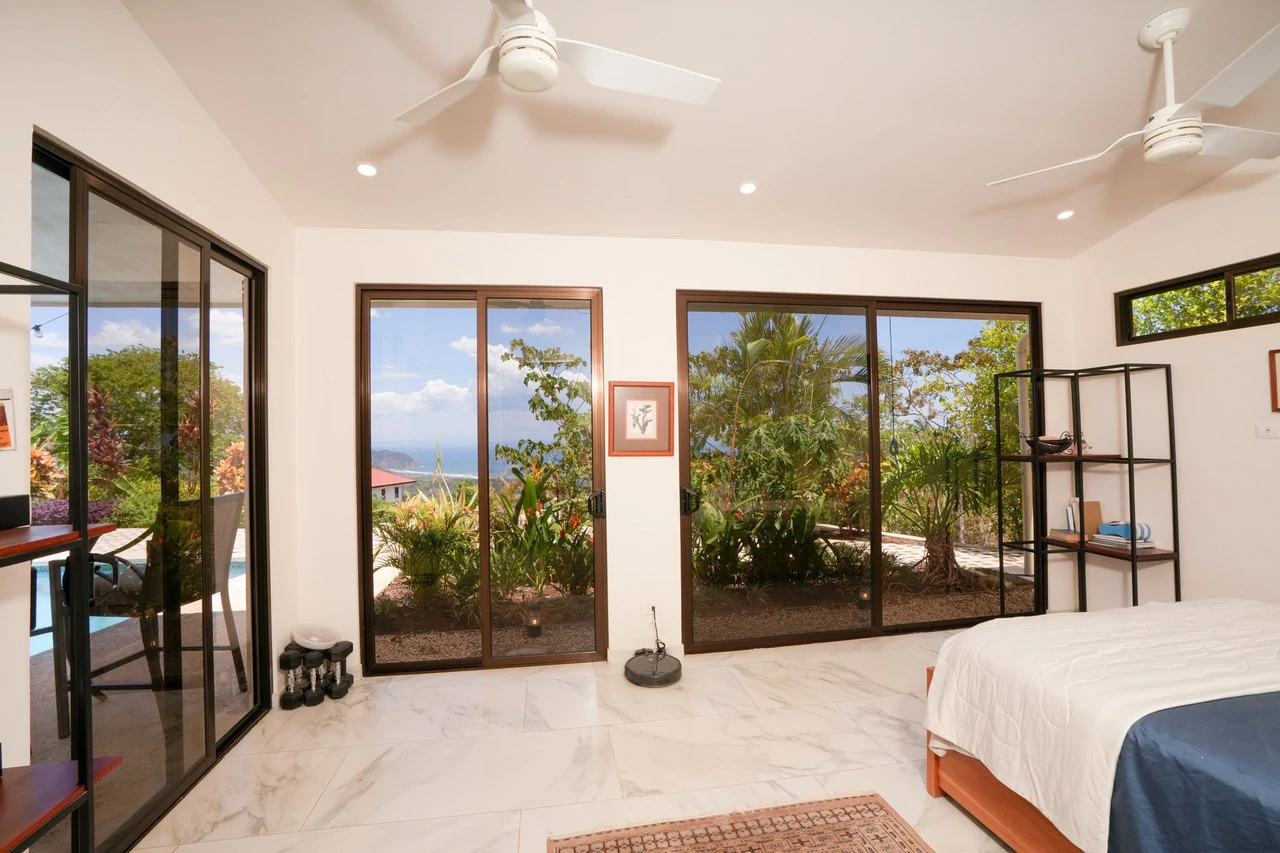 casa pacific: Exclusive Listing | Modern Ocean View Living in carrillo - photo 8