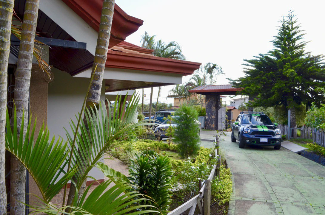 Spectacular 4BR House for sale in San Rafael - Heredia, ideal for a large family, or for those looking for a rental income option! - Gallery image 4