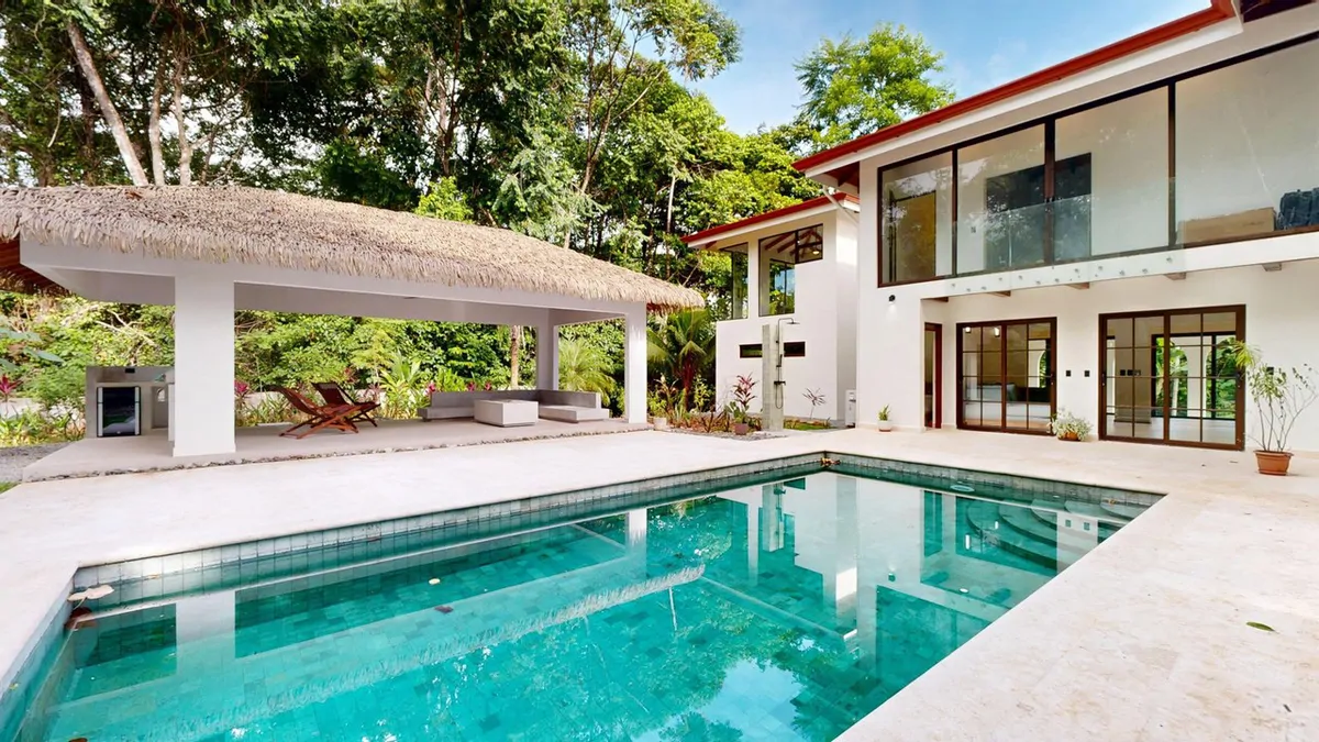 Cinco Ventanas: Modern Tropical Retreat with Private Pool and Jungle