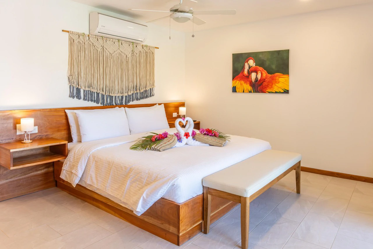 Beachfront Luxury Mixed Use Multi-Unit Residence - photo 12