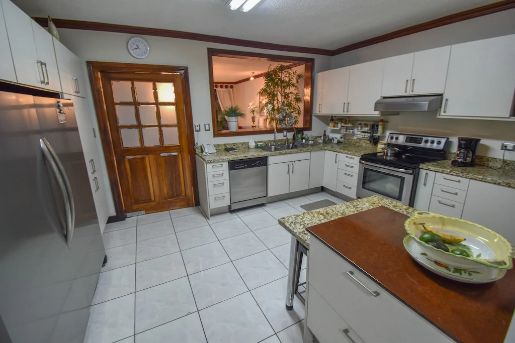 House For Sale in San Antonio - Gallery image 15