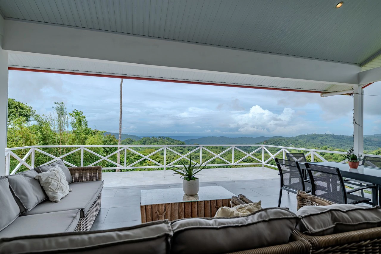 Casa Blanca: Ocean & Mountain View Home in Platanillo - Gallery image 7
