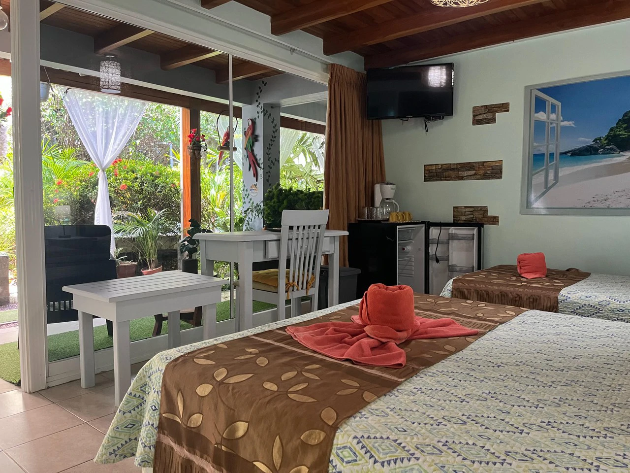 Turnkey Established 14 Suite Hotel Opportunity in Playa Sámara - Gallery image 10