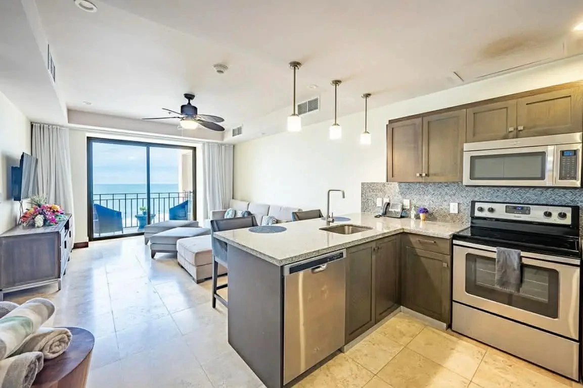 Beachfront Ocean View 1-BR Condo at Croc’s Resort & Casino – Jacó - Gallery image 2