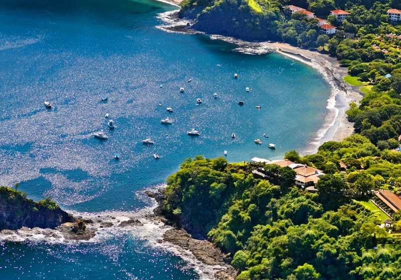 GRAN OPORTUNIDAD. Propiedad grande: Beach property in Playa Ocotal