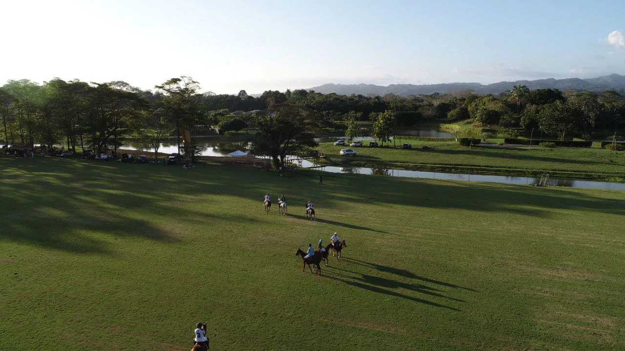 Playa Hermosa Oceanfront Lot 07: Amazing beach front lots for sale in Playa Hermosa in one of the most luxurious and private beach communities in Costa Rica! - Gallery image 57