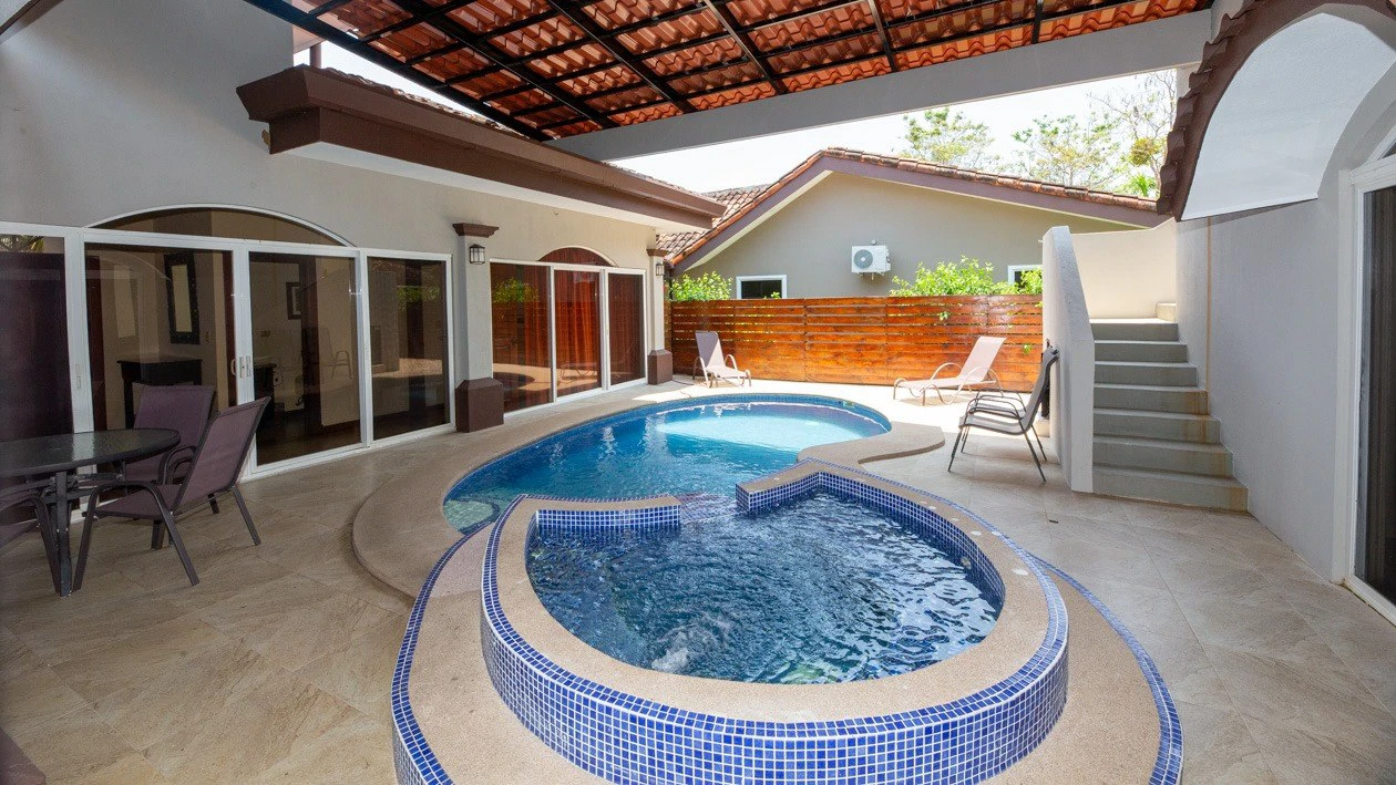 Amazing Casa Cofa in Bejuco close to the beach!: Huge home just 400 yards from the beach! - Gallery image 2