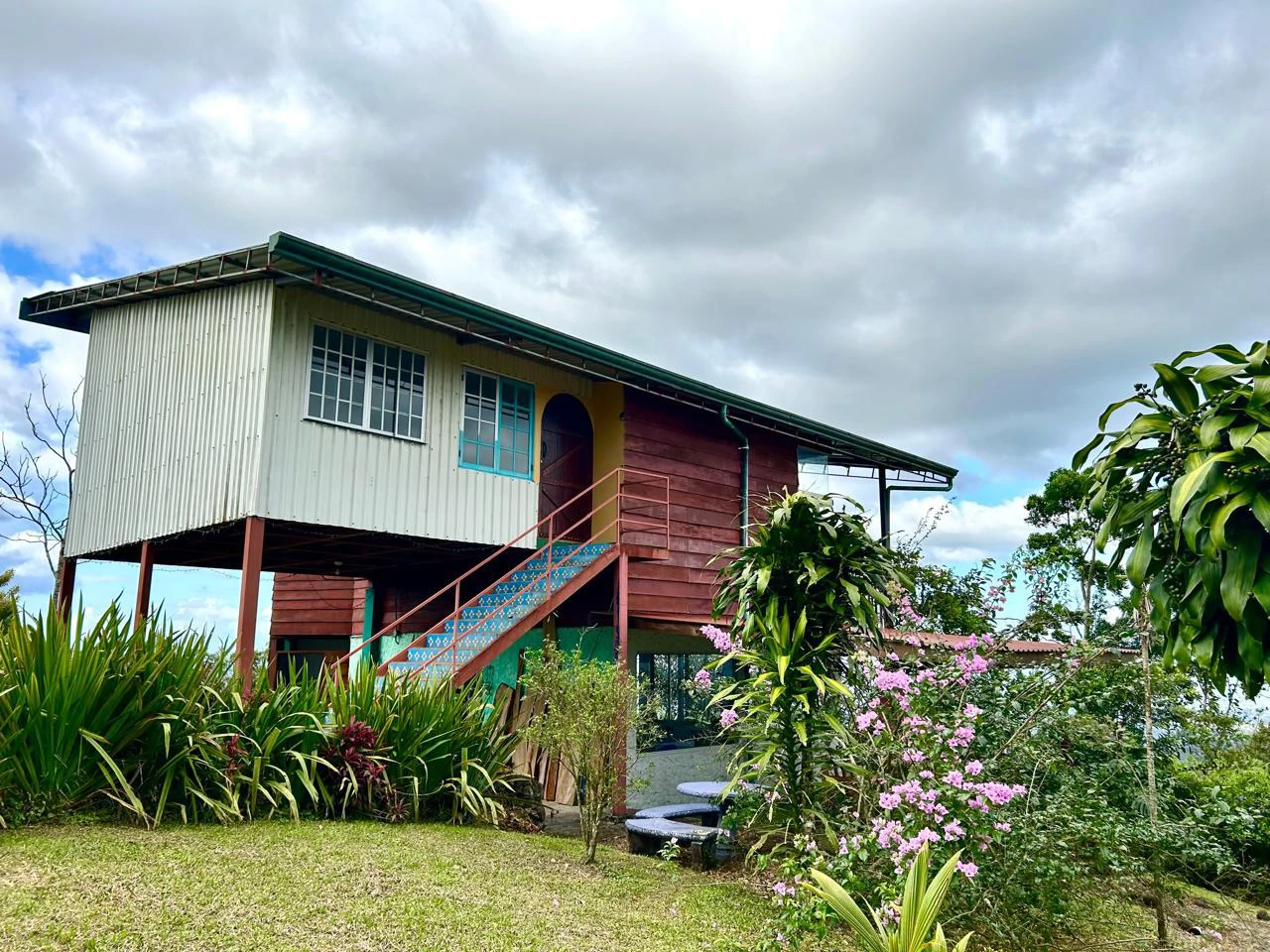Costa Rica Ecolodge Retreat: Spectacular Views Turnkey Ecolodge Mountain Retreat in the heart of Costa Rica - Gallery image 56