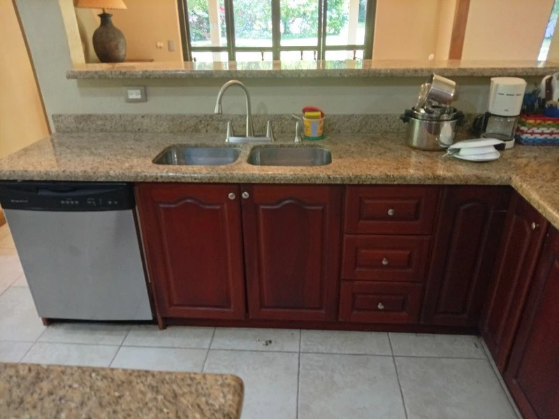 Amazing Home on Huge Lot Near the Beach - Gallery image 36